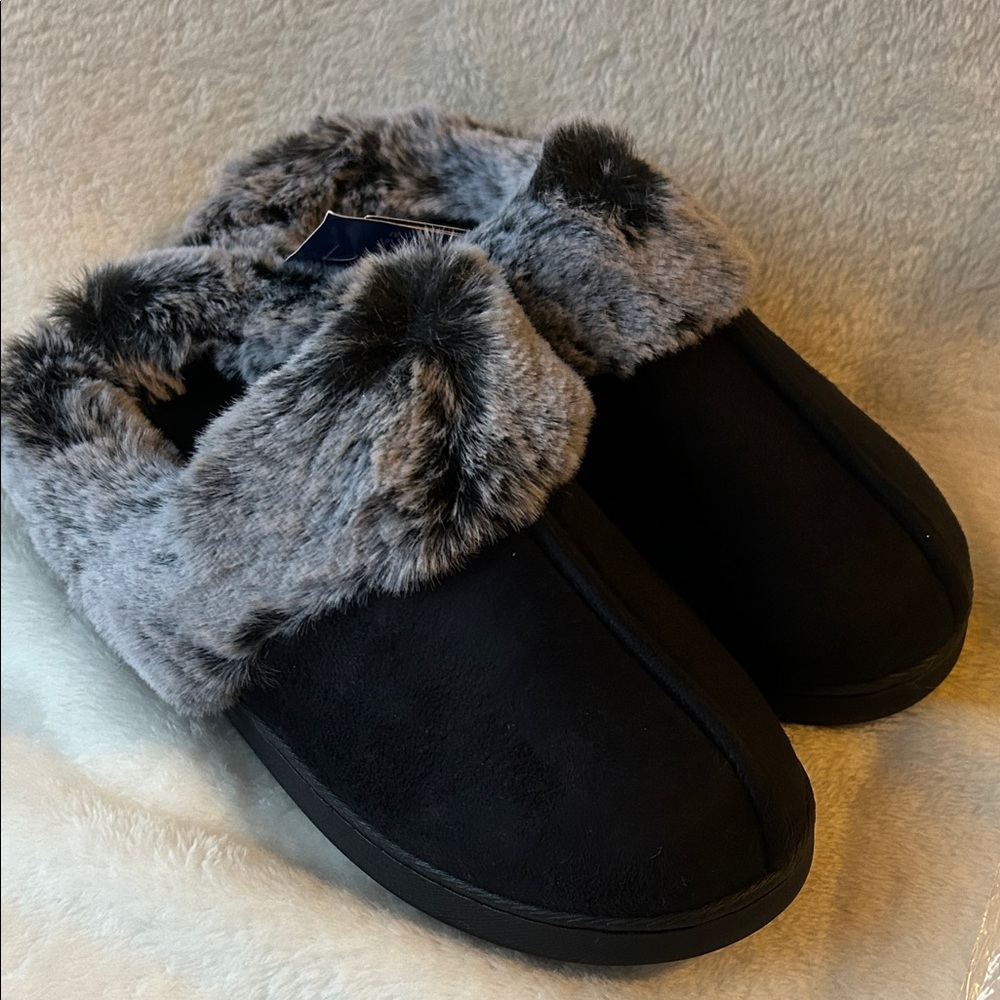 Home top  Cozy suede Black Faux Fur Women's Slippers NWT